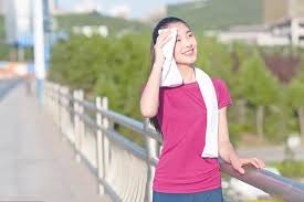 夏季大量出汗能排毒养颜吗